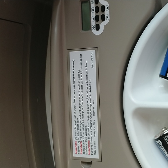 Host Pick- PetSafe 5 Meal Pet Feeder - Picture 3 of 4